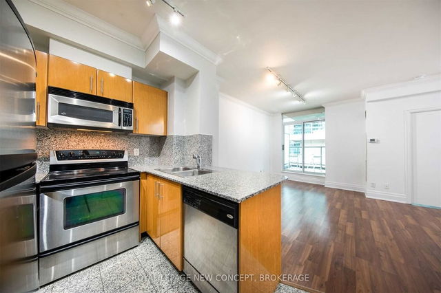318 - 16 Yonge Street