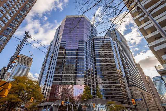 3111 - 1001 Bay Street