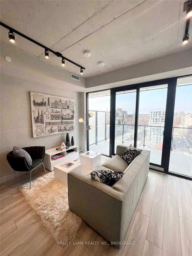 1002 - 458 Richmond Street