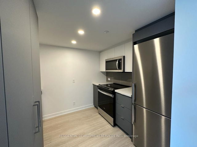 926 - 30 Tretti Way