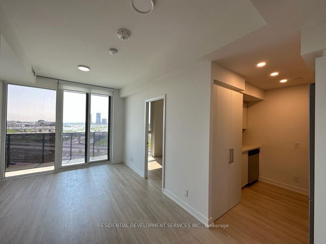 909 - 30 Tretti Way