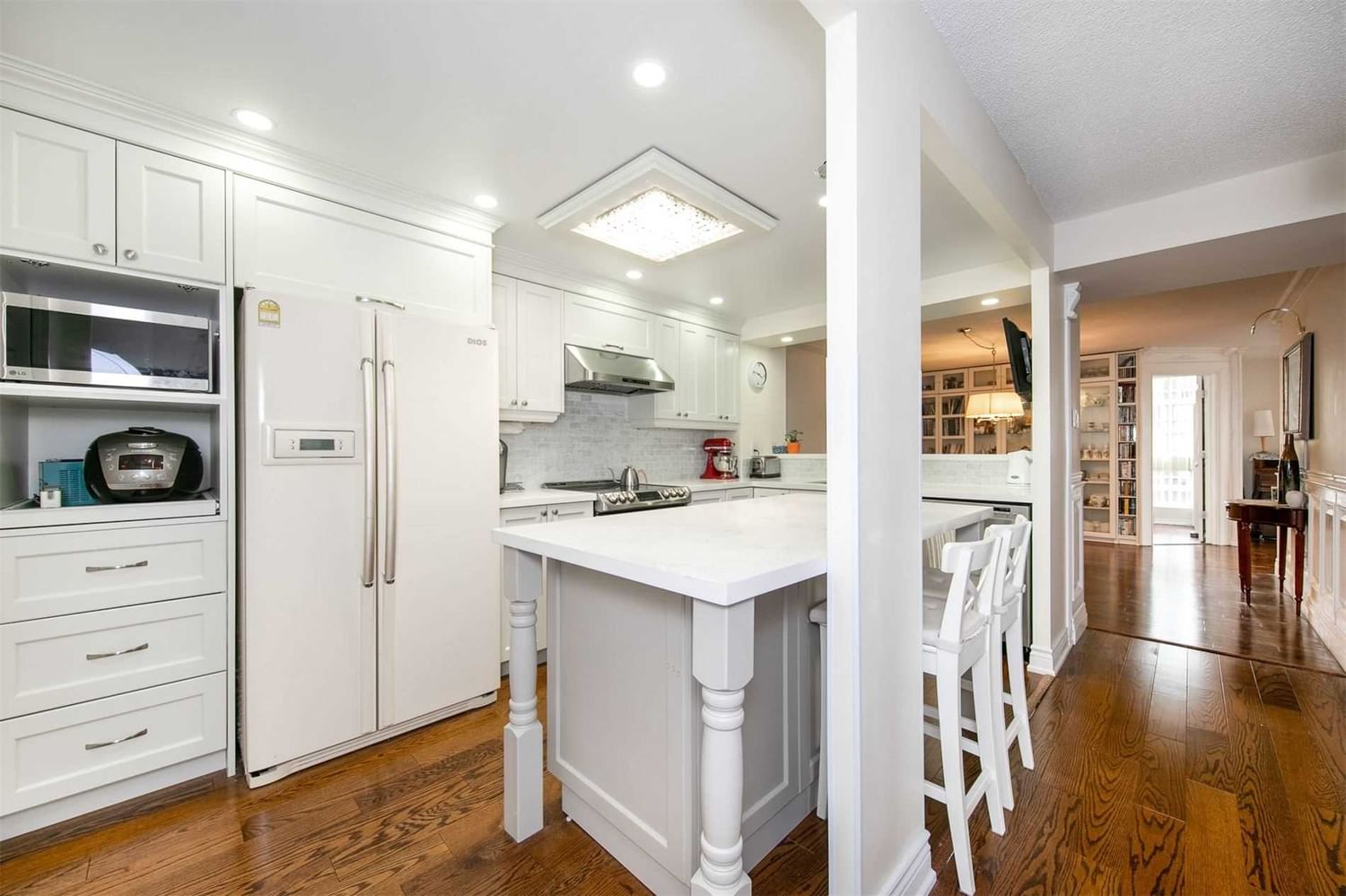 Listing Image 7