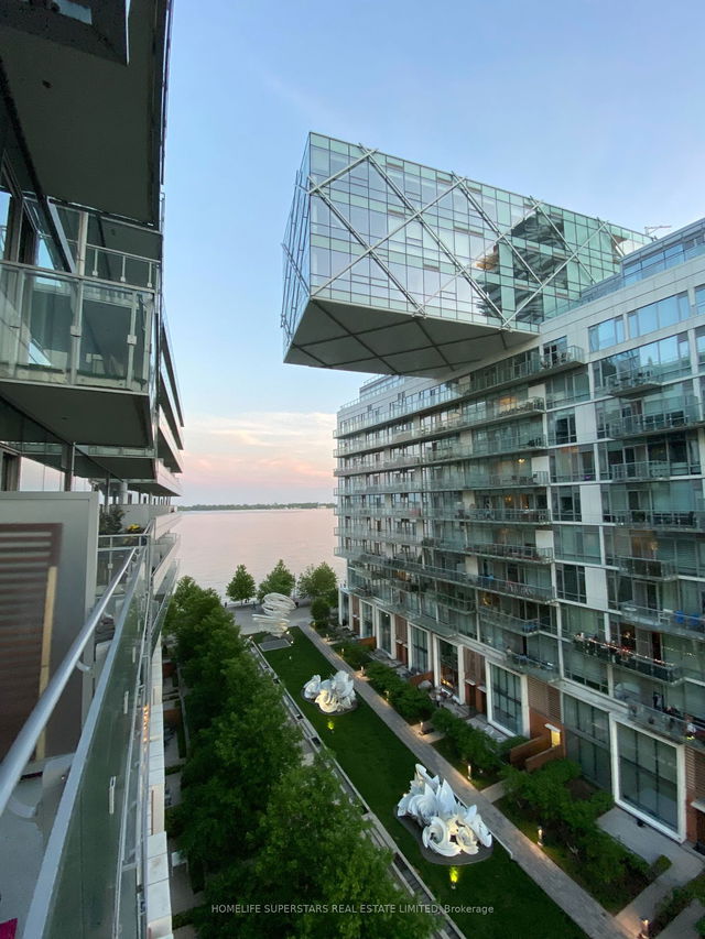 705 - 39 Queens Quay