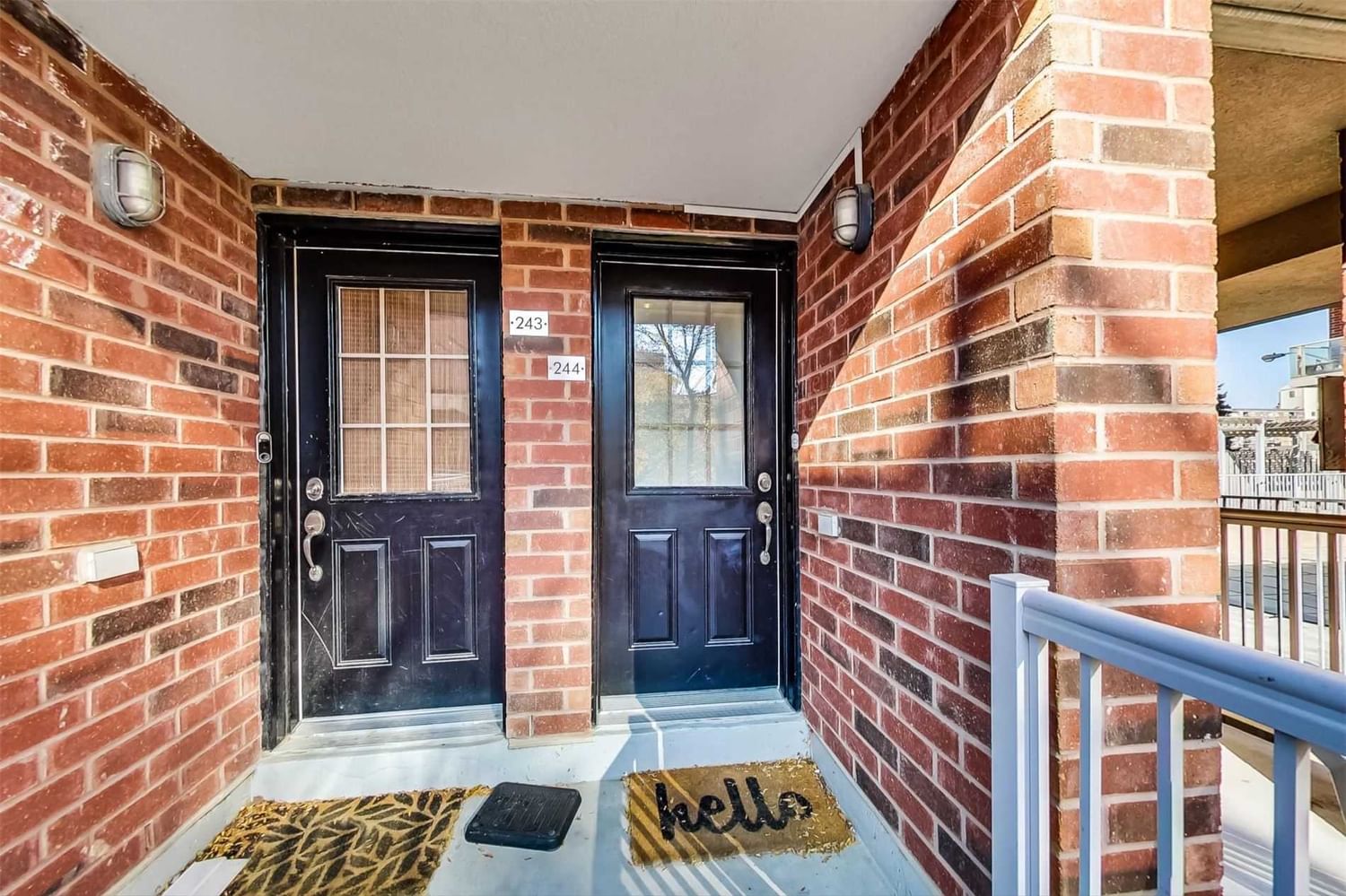 Listing Image 4