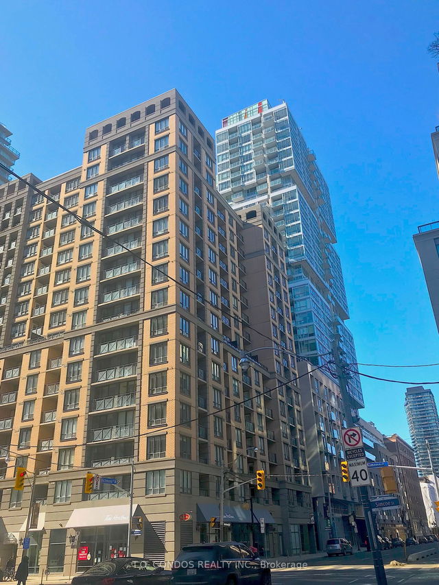 710 - 140 Simcoe Street