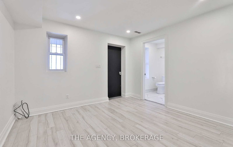 995 Bloor St W, Toronto, M6H 1M1 | Image 2