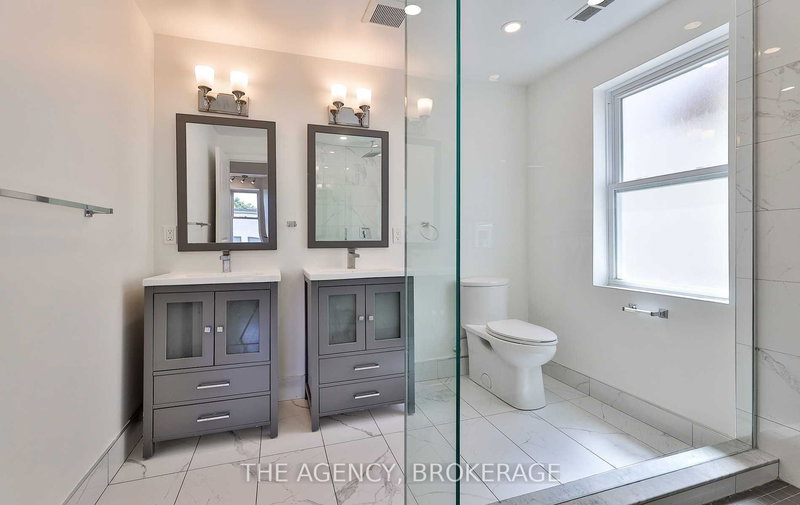 995 Bloor St W, Toronto, M6H 1M1 | Image 3