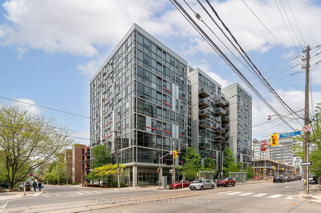 901 - 60 Bathurst Street