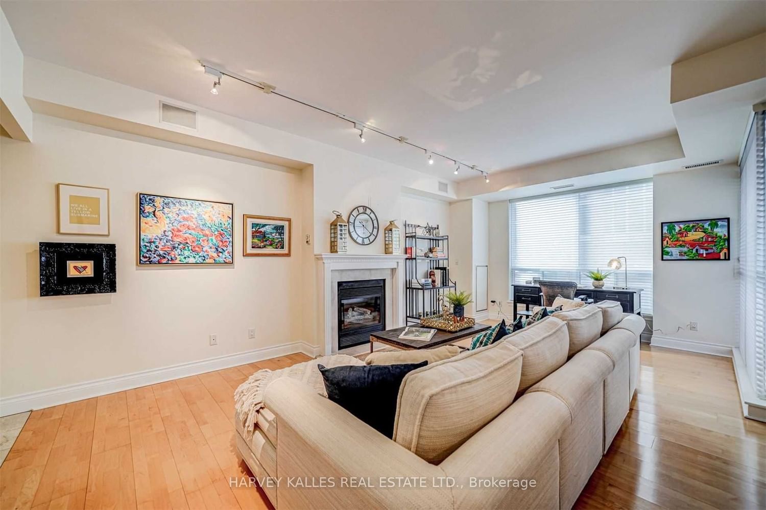 Listing Image 16