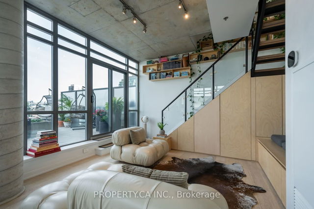 PH701 - 8 Gladstone Avenue