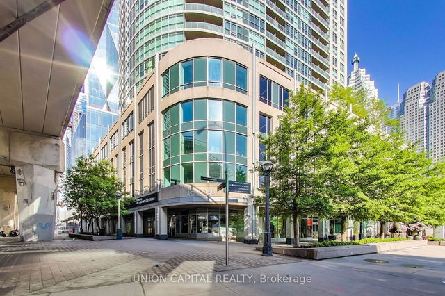 1812 - 18 Yonge Street