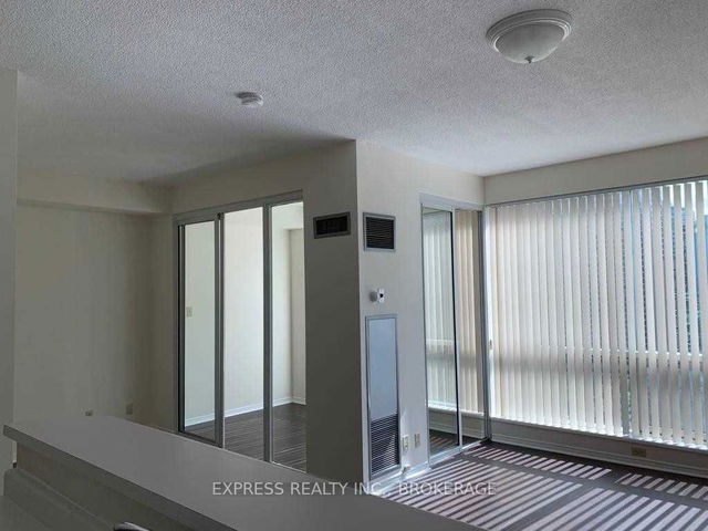 2307 - 10 Queens Quay