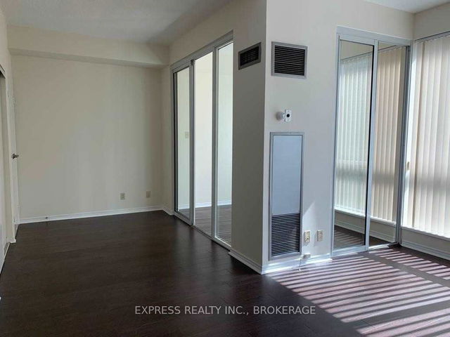 2307 - 10 Queens Quay