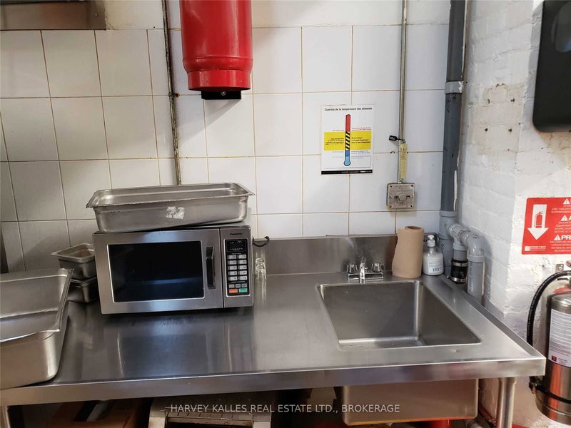 Gr/Bsmt - 106 Queen St E, Toronto, M5C 1S6 | Image 2