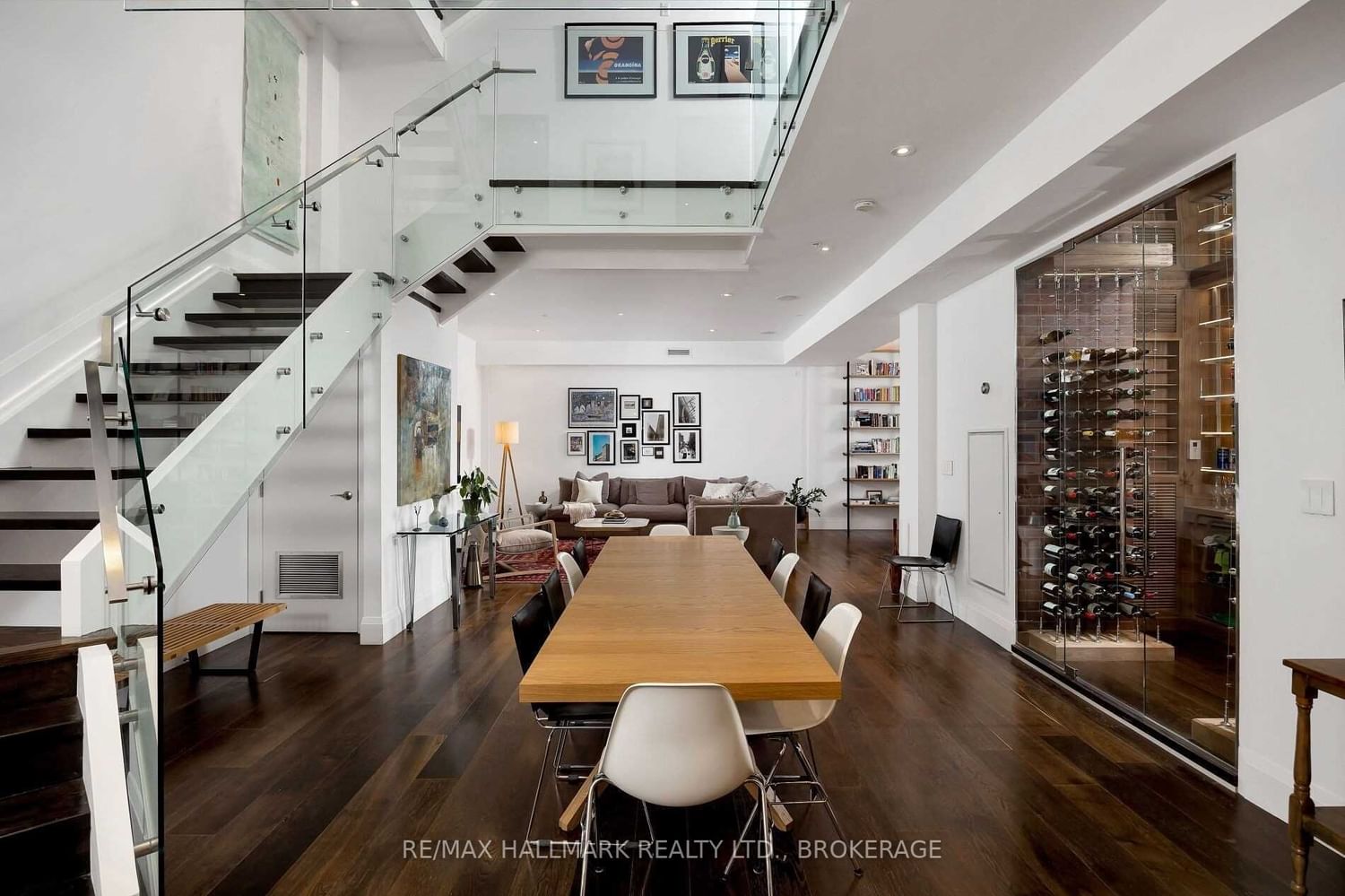 Listing Image 0