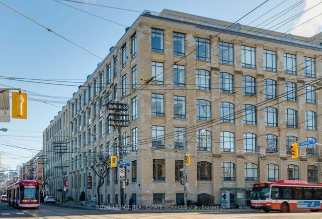 416 - 993 Queen Street