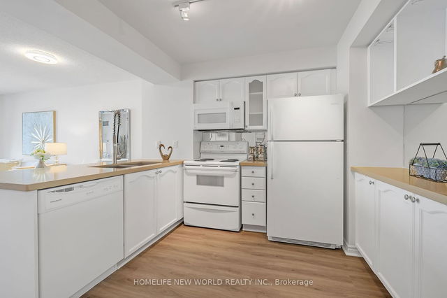 1106 - 410 Queens Quay