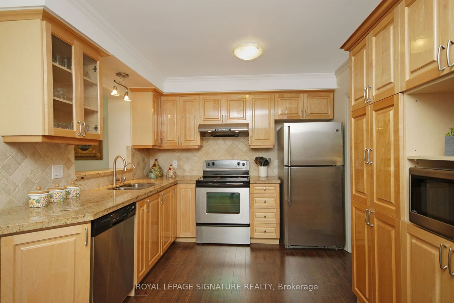 Listing Image 16