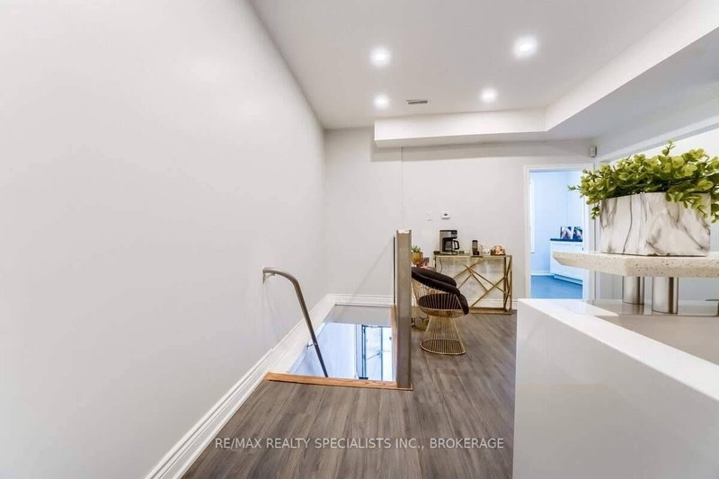 3421 Yonge St, Toronto, M4N 2N1 | Image 2