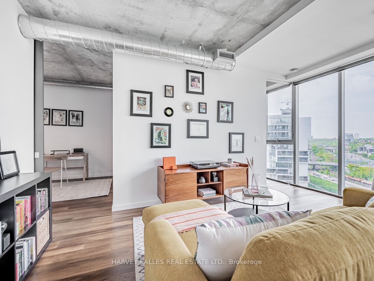Listing Image 9