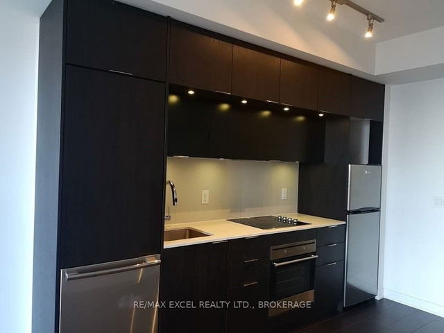 1305 - 170 Sumach Street