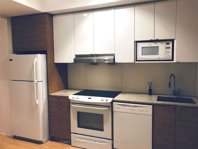 217 - 72 Esther Shiner Boulevard
