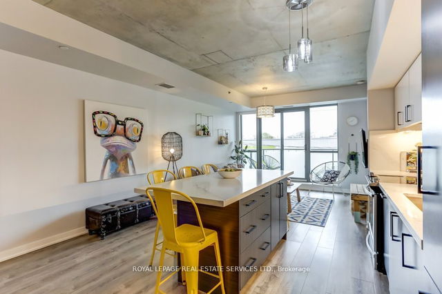 201 - 8 Gladstone Avenue