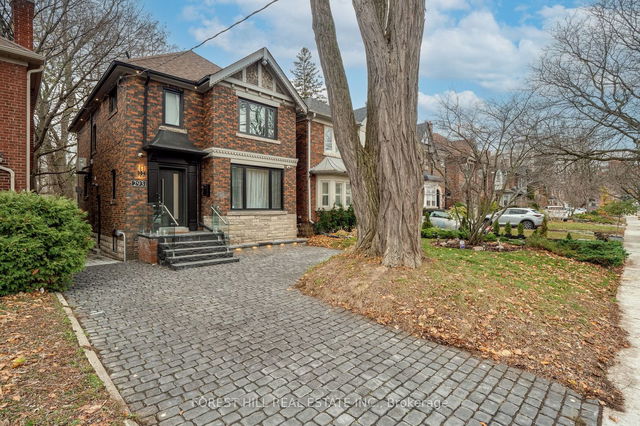 293 Chaplin Crescent