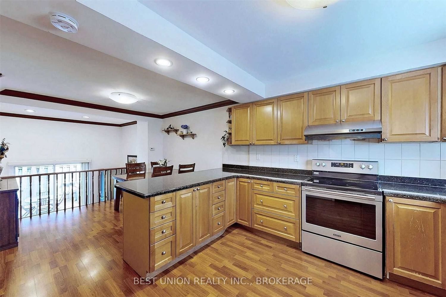 Listing Image 7