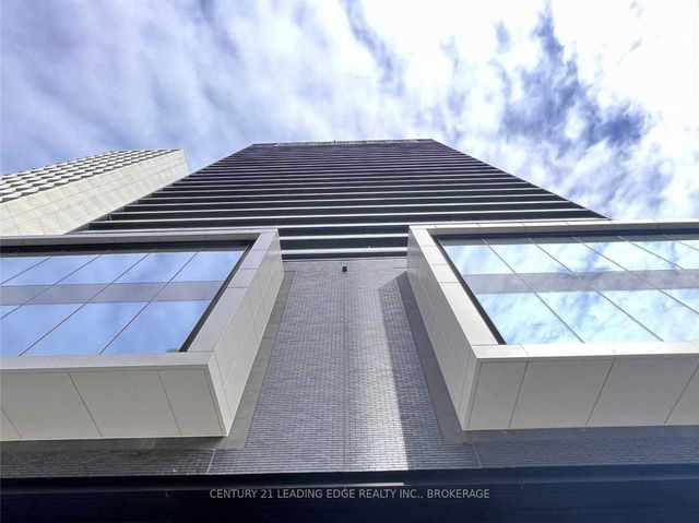 808 - 20 Edward Street