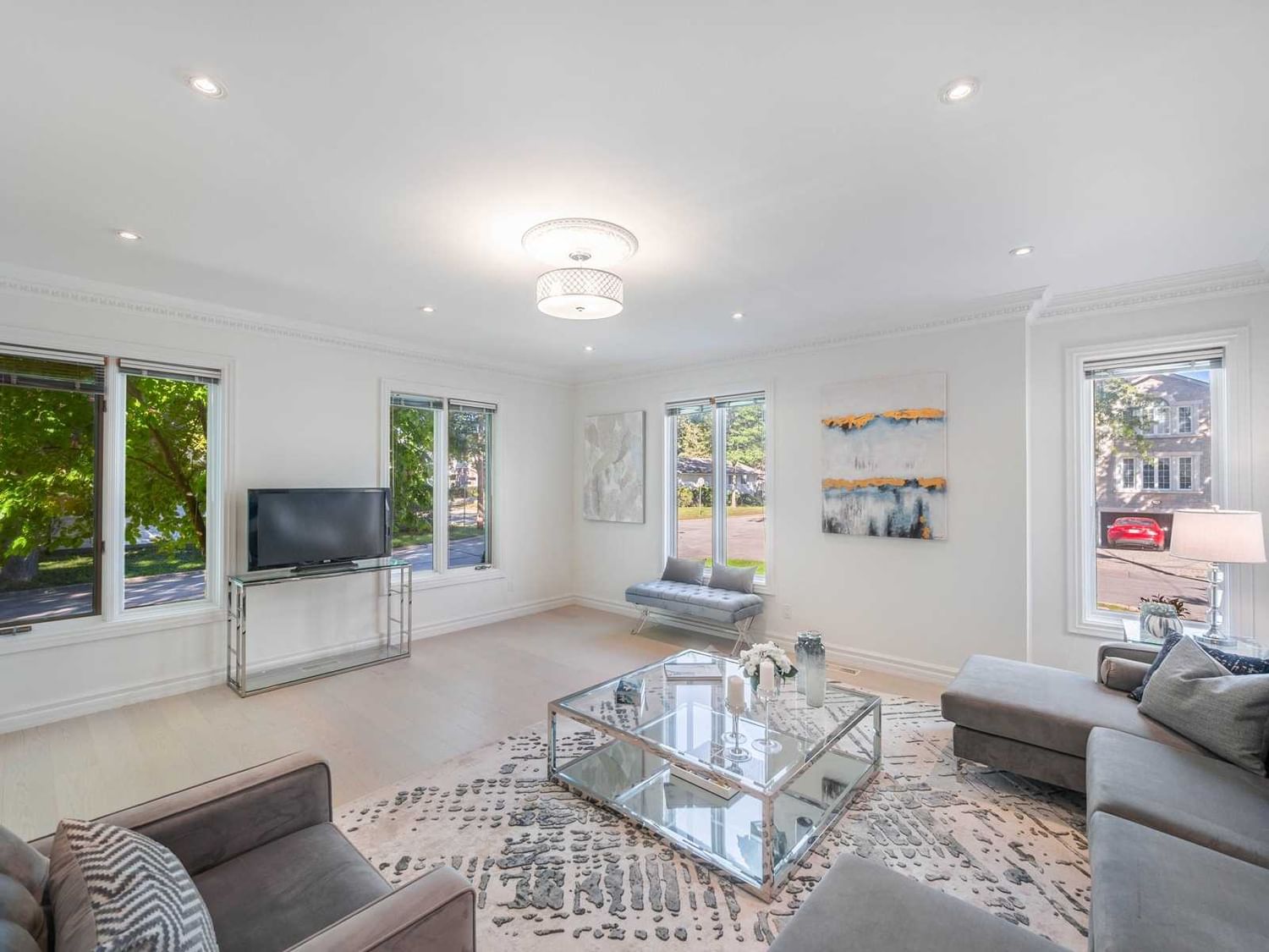 Listing Image 11