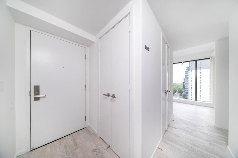 802 - 5 St Joseph St, Toronto, M4Y 1J6 | Image 2