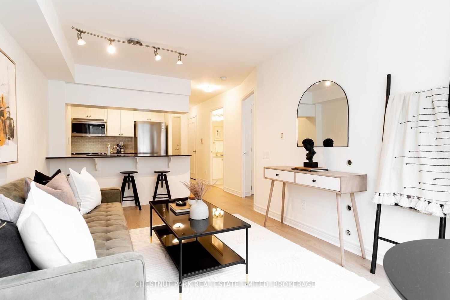Condo sold at 406-60 St Clair Avenue, Toronto, Yonge-St. Clair, M4V 1M1 - MLS: C6034185