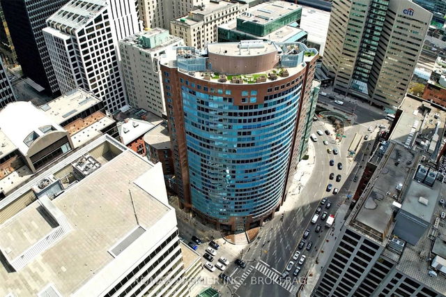 909 - 33 University Avenue