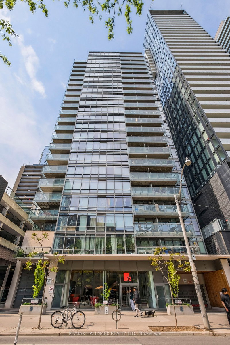 Ph2 - 22 Wellesley St E, Toronto, M4Y 1G3 | Image 2