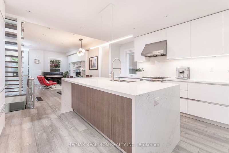 10 Bishop St, Toronto, M5R 1N2 | Image 2