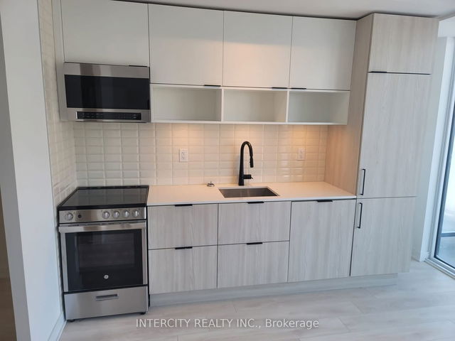 S902 - 180 Mill Street