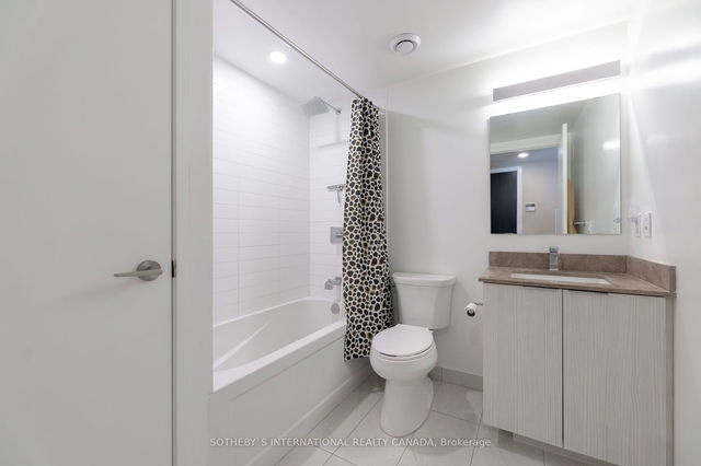 2512 - 501 Yonge Street