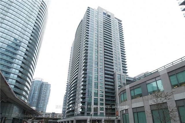 1210 - 19 Grand Trunk Crescent