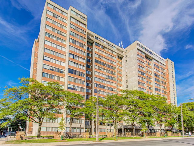 110 - 3000 Bathurst Street