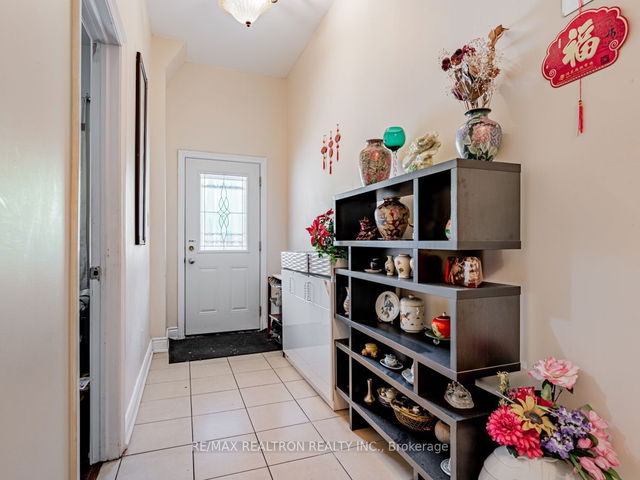 264 Bathurst Street