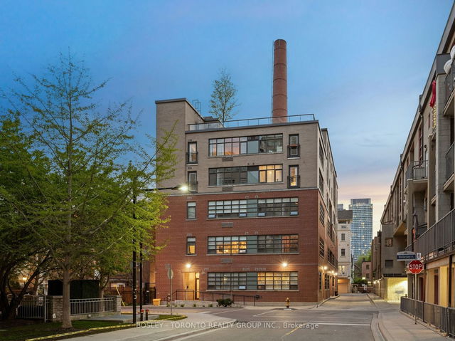 306 - 10 Wellesley Place