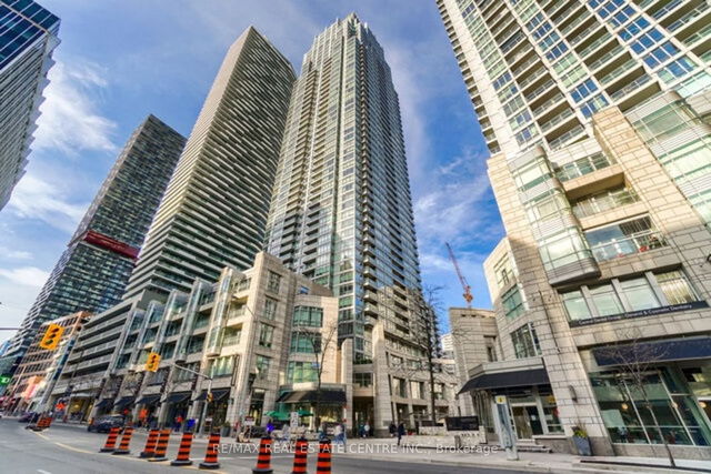3711 - 2191 Yonge Street