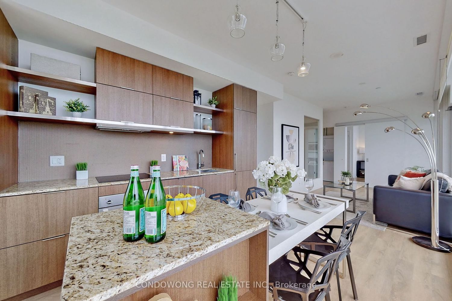 Listing Image 9
