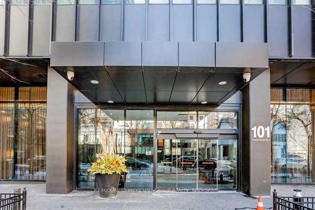 619 - 101 Charles Street