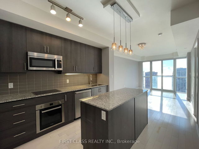 3209 - 1 The Esplanade Avenue