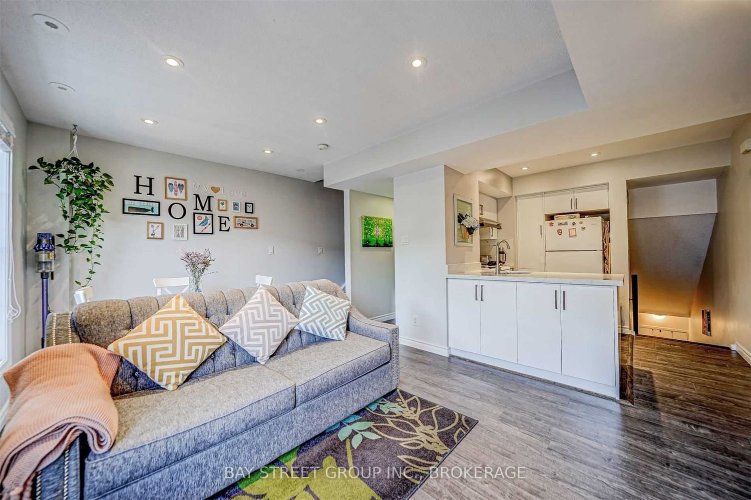 Listing Image 15