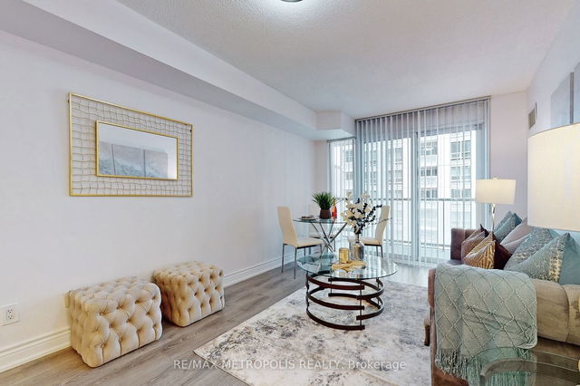 1414 - 761 Bay Street