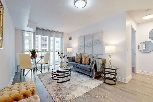 1414 - 761 Bay Street