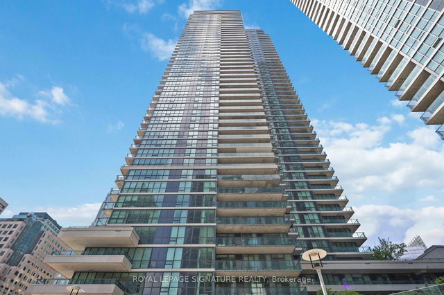 611 - 33 Bay Street